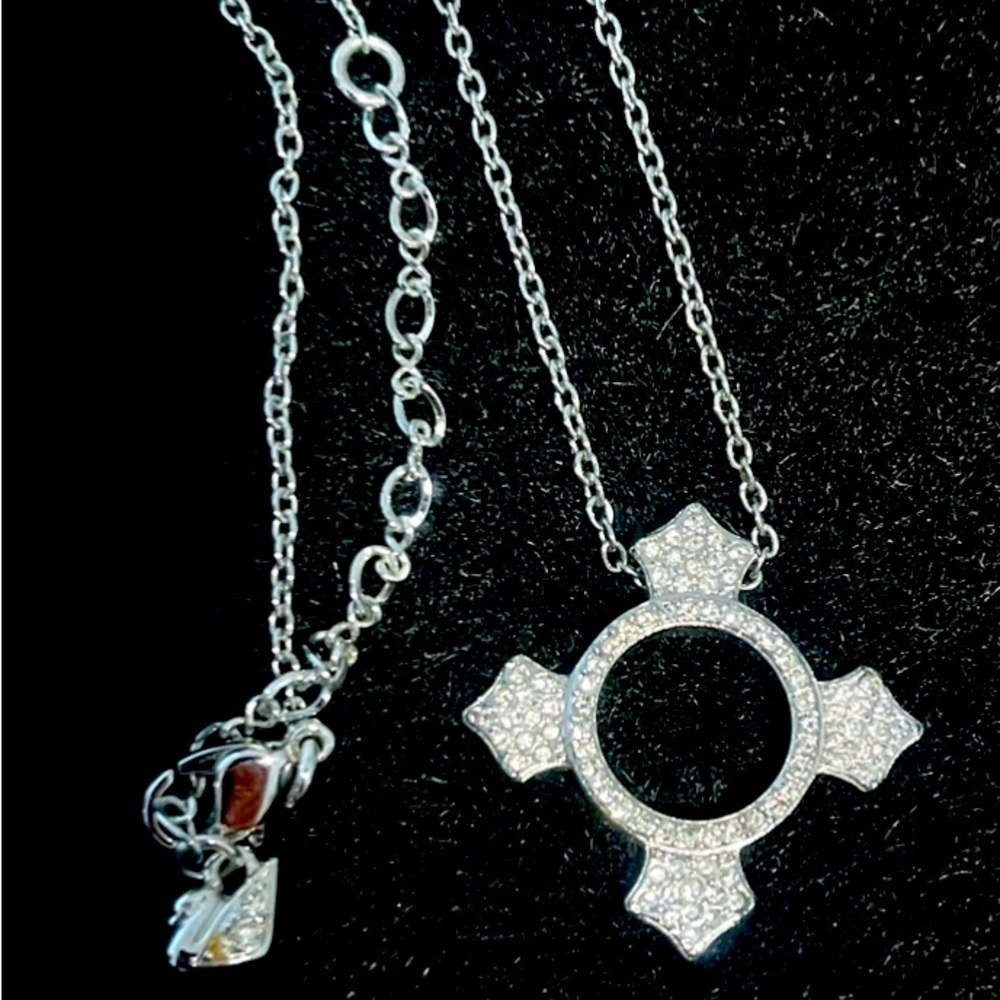 Swarovski Dune necklace round nautical style simple and gorgeous